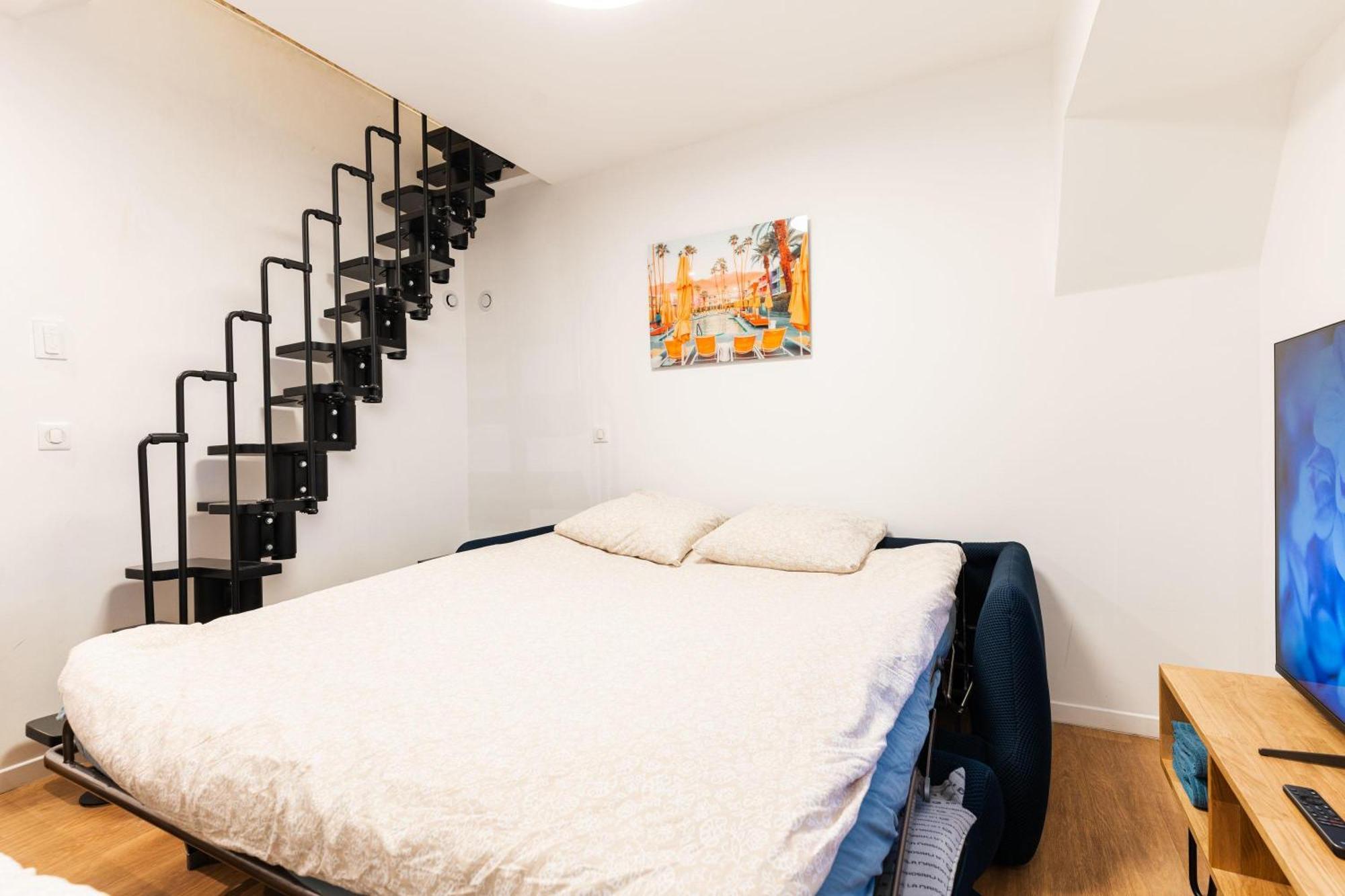 Loft 4 Bedroom Montmartre Pigalle Ac By Lcc Agency Paris Eksteriør bilde